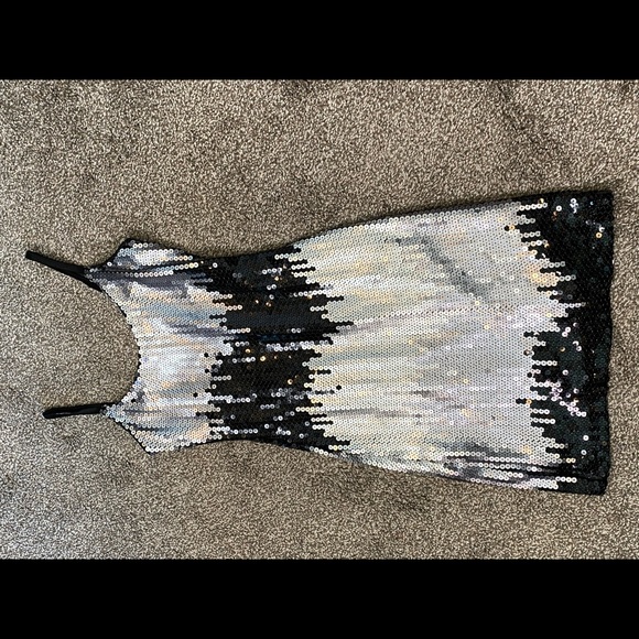 Fitted Guess Sequins Patterned Spaghetti Strap Scoop Neck Mini Dress - Picture 3 of 13